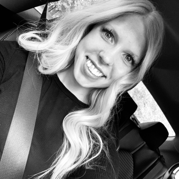 Meet your Posher, Rebekah - Picture 1 of 1